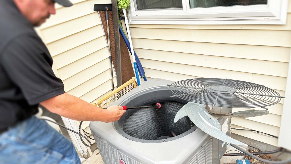 bills-hero-ac-maintenance-1-blur